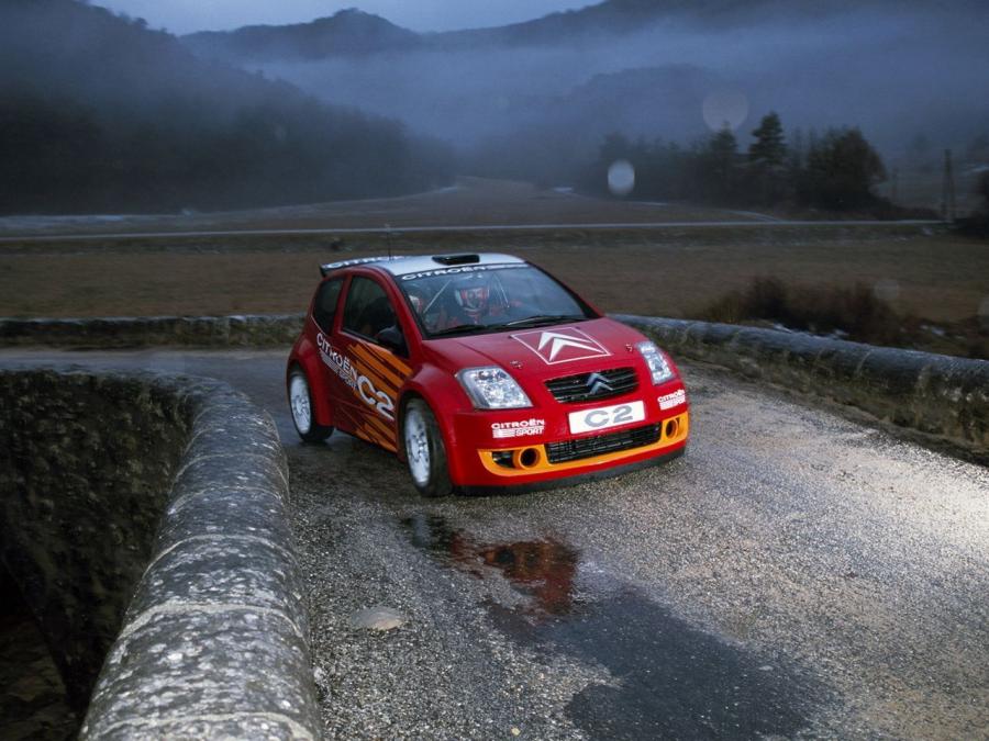  Citroen C2 Sport Concept 2003 года  (фото 10 из 45)